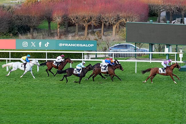 Photo d'arrivée de la course pmu PRIX DE LA GAILLARDERIE à SAINT CLOUD le Dimanche 15 mars 2026