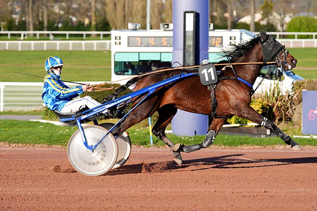 Photo d'arrivée de la course pmu PRIX DU PONT SULLY à ENGHIEN le Mardi 17 mars 2026
