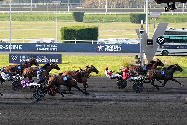 Photo d'arrivée de la course pmu PRIX DE PIERREFITTE-SUR-SEINE à PARIS-VINCENNES le Samedi 21 mars 2026
