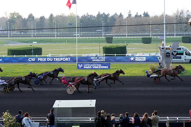 Photo d'arrivée de la course pmu PREIS VOM FRÜHLINGSANFANG à HAMBOURG le Samedi 21 mars 2026