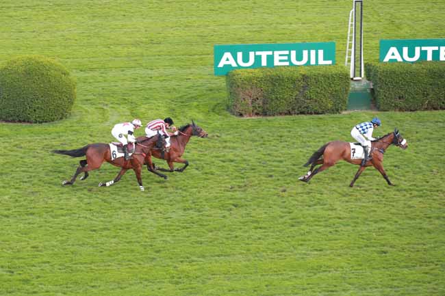 Photo d'arrivée de la course pmu PRIX CALDARIUM à AUTEUIL le Dimanche 22 mars 2026