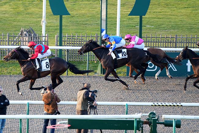 Photo d'arrivée de la course pmu PRIX DE LA RUE DE LA FAISANDERIE à CHANTILLY le Lundi 23 mars 2026