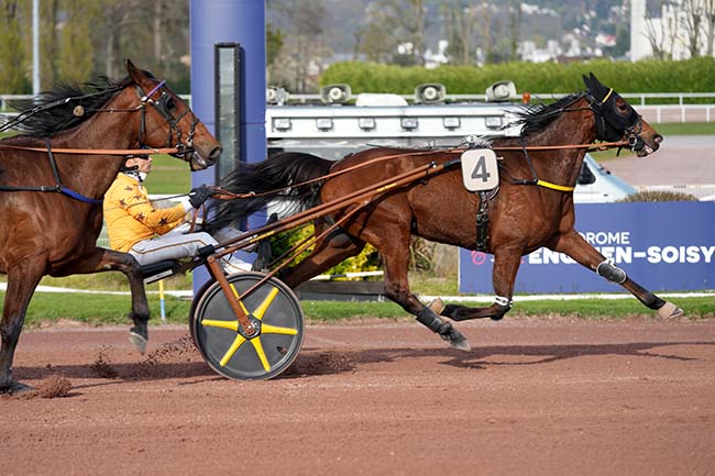 Photo d'arrivée de la course pmu PRIX DU PONT ALEXANDRE III à ENGHIEN le Mardi 24 mars 2026
