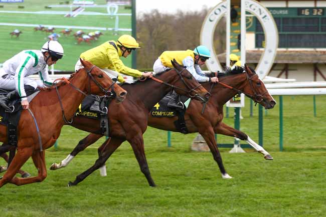 Photo d'arrivée de la course pmu PRIX ATALANTE à COMPIEGNE le Vendredi 27 mars 2026