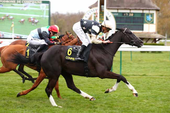 Photo d'arrivée de la course pmu PRIX DE MORIENVAL à COMPIEGNE le Vendredi 27 mars 2026