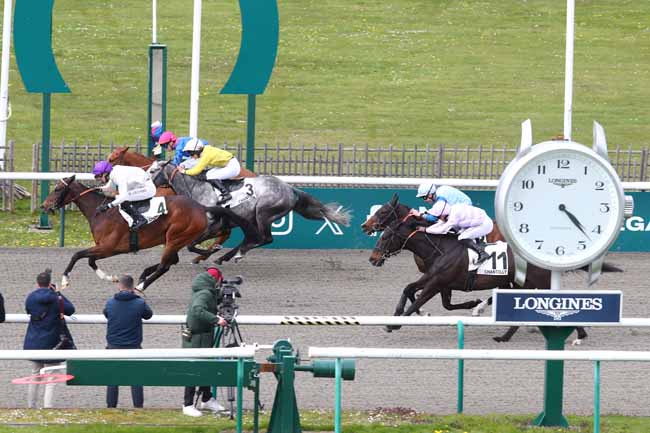 Photo d'arrivée de la course pmu PRIX DE L'AMANDIER à CHANTILLY le Lundi 30 mars 2026
