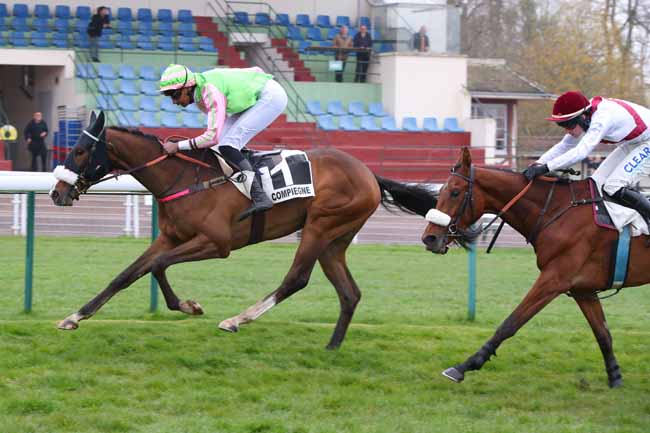 Photo d'arrivée de la course pmu PRIX SICIE à COMPIEGNE le Mercredi 1 avril 2026