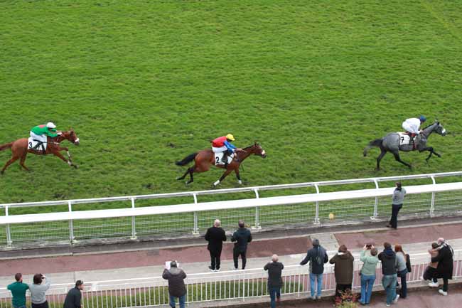 Photo d'arrivée de la course pmu PRIX CHAMPOREAU à AUTEUIL le Jeudi 2 avril 2026