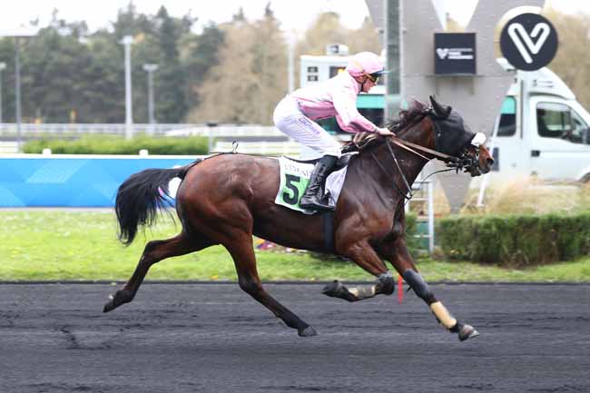 Photo d'arrivée de la course pmu PRIX LIBRA à PARIS-VINCENNES le Vendredi 3 avril 2026