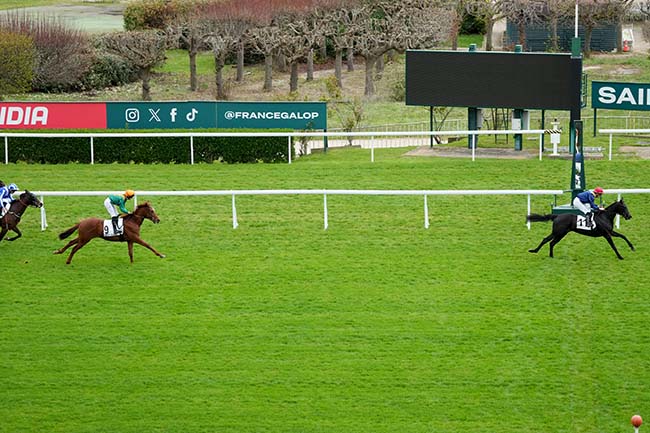 Photo d'arrivée de la course pmu PRIX DE CHAPET à SAINT CLOUD le Vendredi 3 avril 2026