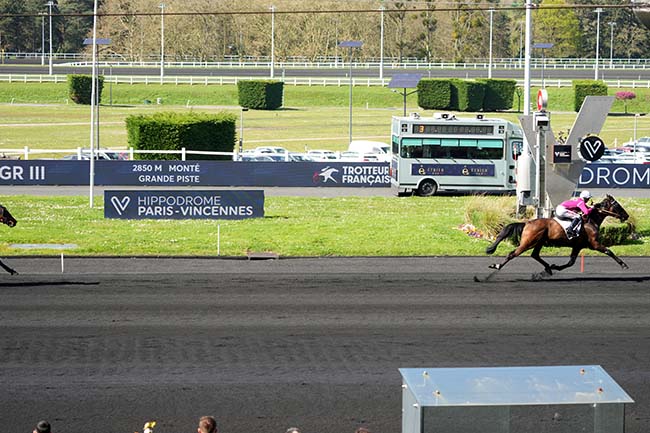 Photo d'arrivée de la course pmu PRIX CORNELIA à PARIS-VINCENNES le Samedi 4 avril 2026