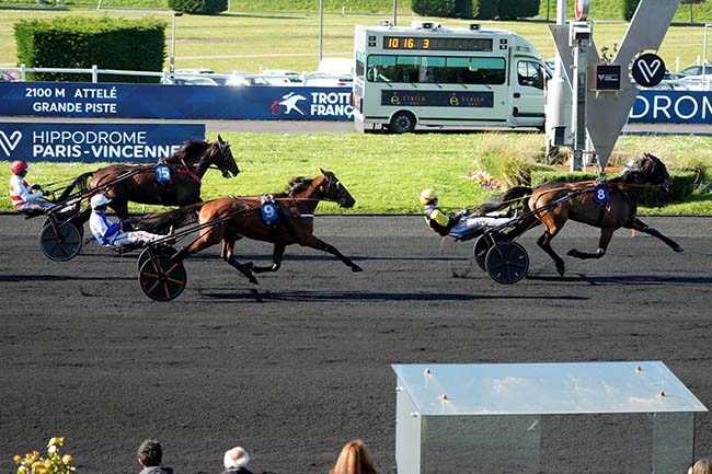 Photo d'arrivée de la course pmu PRIX DE LOUDEAC à PARIS-VINCENNES le Samedi 4 avril 2026
