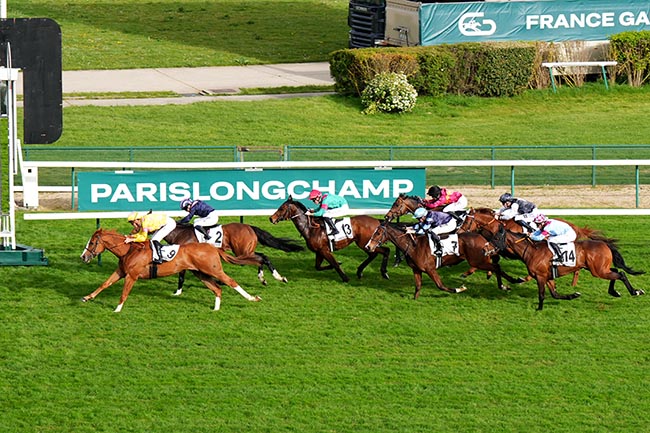 Photo d'arrivée de la course pmu PRIX DU GRAND CHATELET à LONGCHAMP le Dimanche 5 avril 2026
