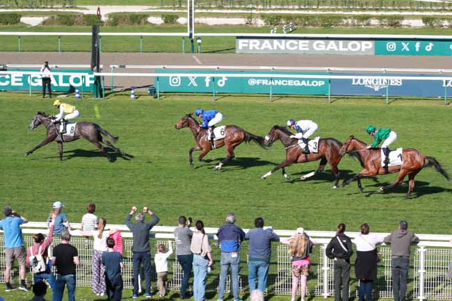 Photo d'arrivée de la course pmu PRIX IMPRUDENCE à DEAUVILLE le Mardi 7 avril 2026