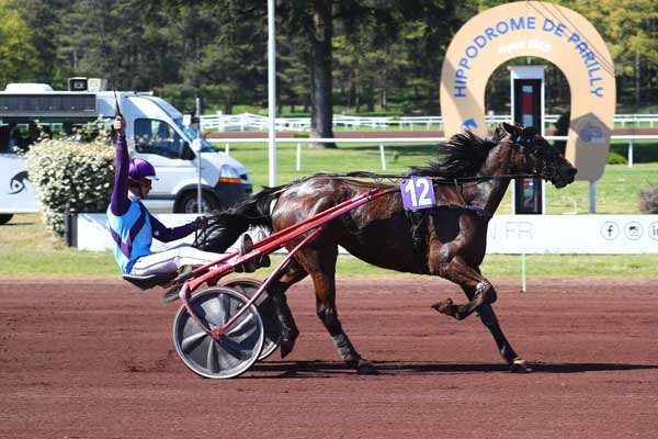 Photo d'arrivée de la course pmu PRIX DE LA MFR DU FOREZ - PRIX DE STRASBOURG à LYON PARILLY le Mercredi 8 avril 2026