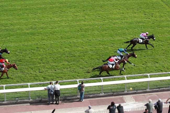 Photo d'arrivée de la course pmu PRIX ALADDIN à AUTEUIL le Jeudi 9 avril 2026