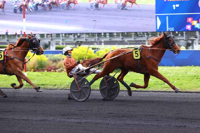 Photo d'arrivée de la course pmu PRIX CLARISSE à PARIS-VINCENNES le Vendredi 10 avril 2026