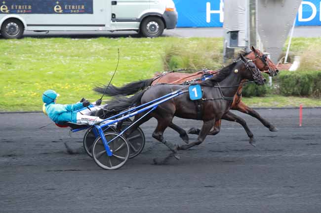 Photo d'arrivée de la course pmu PRIX DE CHATEAU-GAILLARD à PARIS-VINCENNES le Samedi 11 avril 2026