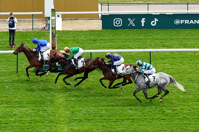 Photo d'arrivée de la course pmu PRIX JACQUES LAFFITTE à LONGCHAMP le Dimanche 12 avril 2026