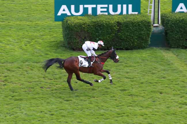 Photo d'arrivée de la course pmu PRIX RENE COUETIL à AUTEUIL le Lundi 13 avril 2026