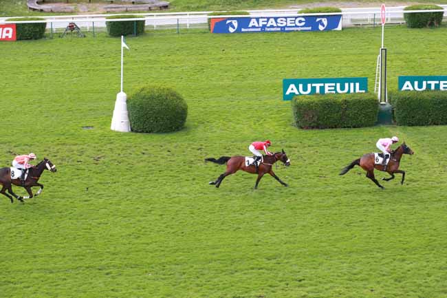 Photo d'arrivée de la course pmu PRIX DU BARRY à AUTEUIL le Lundi 13 avril 2026