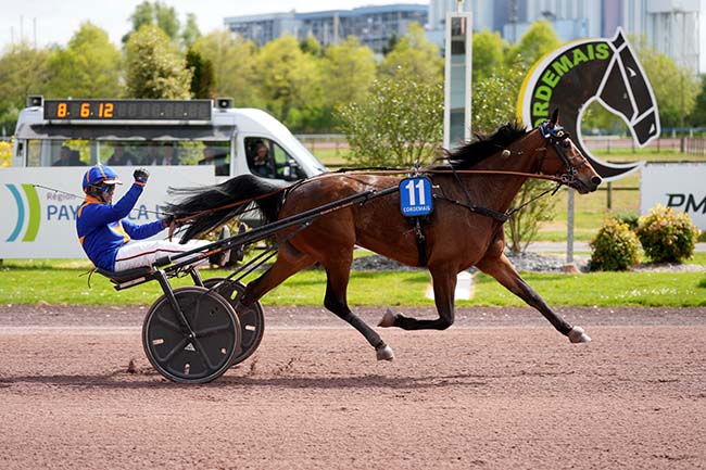 Photo d'arrivée de la course pmu PRIX COMMUNE DE ST ETIENNE-DE-MONTLUC (PRIX DES UVARIAS) à CORDEMAIS le Mercredi 15 avril 2026