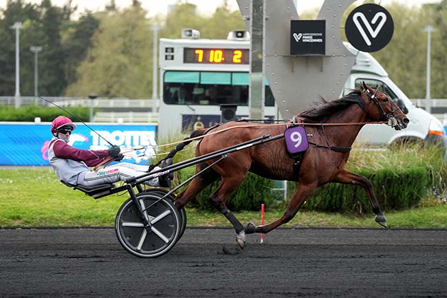 Photo d'arrivée de la course pmu PRIX ATLAS à PARIS-VINCENNES le Vendredi 17 avril 2026