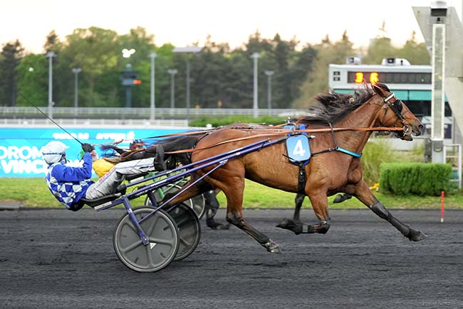 Photo d'arrivée de la course pmu PRIX NEPTUNA à PARIS-VINCENNES le Vendredi 17 avril 2026