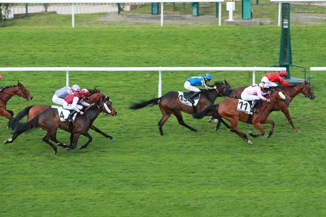 Photo d'arrivée de la course pmu PRIX DES PYRENEES-ATLANTIQUES à SAINT CLOUD le Vendredi 17 avril 2026