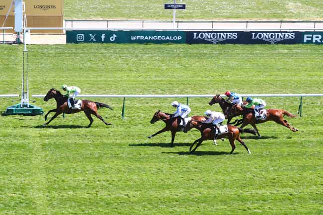Photo d'arrivée de la course pmu PRIX DE FERRIERES à LONGCHAMP le Jeudi 23 avril 2026