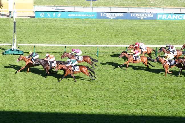 Photo d'arrivée de la course pmu PRIX DU COLISEE à LONGCHAMP le Jeudi 23 avril 2026