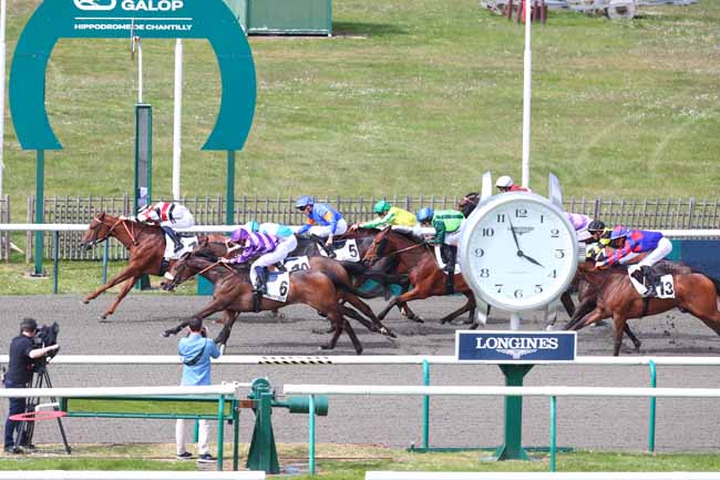 Photo d'arrivée de la course pmu PRIX DE L'ARRONDISSEMENT DE BEAUVAIS à CHANTILLY le Mardi 28 avril 2026