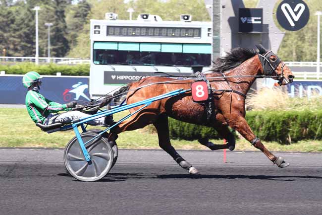 Photo d'arrivée de la course pmu PRIX DE FONTENAY-SOUS-BOIS à PARIS-VINCENNES le Jeudi 30 avril 2026