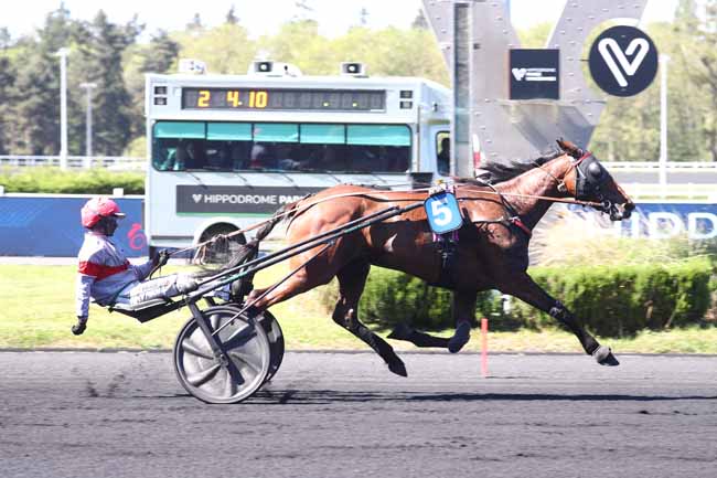 Photo d'arrivée de la course pmu PRIX DE MENTON à PARIS-VINCENNES le Jeudi 30 avril 2026