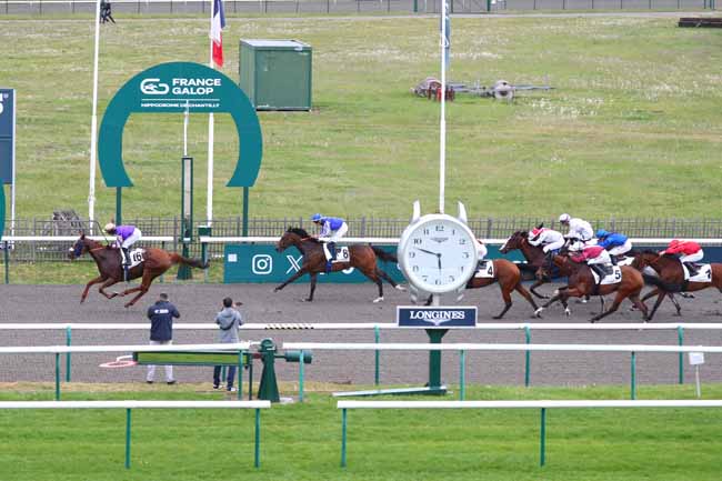 Photo d'arrivée de la course pmu PRIX DE BARBERY à CHANTILLY le Lundi 4 mai 2026