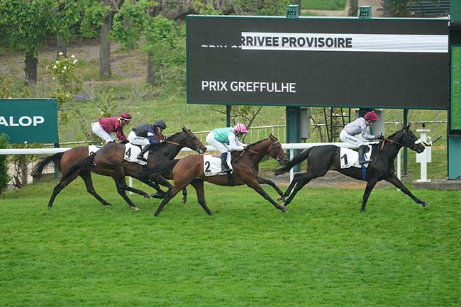 Photo d'arrivée de la course pmu PRIX GREFFULHE à SAINT CLOUD le Mardi 5 mai 2026