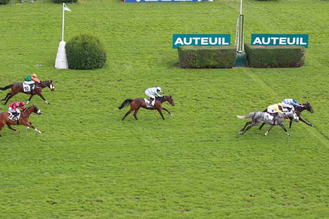 Photo d'arrivée de la course pmu PRIX POT D'OR à AUTEUIL le Mercredi 6 mai 2026