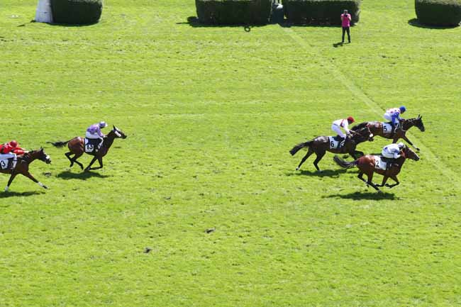 Photo d'arrivée de la course pmu PRIX DU VESINET à AUTEUIL le Mardi 26 mai 2026