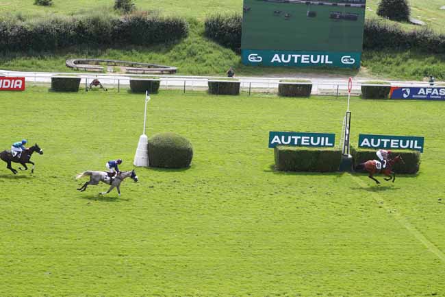 Photo d'arrivée de la course pmu PRIX DES DRAGS à AUTEUIL le Samedi 30 mai 2026
