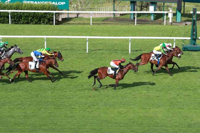 Photo d'arrivée de la course pmu PRIX DU SALON DES JEUX à SAINT CLOUD le Mardi 2 juin 2026