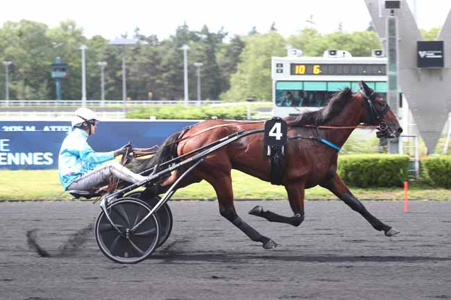 Photo d'arrivée de la course pmu PRIX HESPERIA à PARIS-VINCENNES le Mardi 2 juin 2026