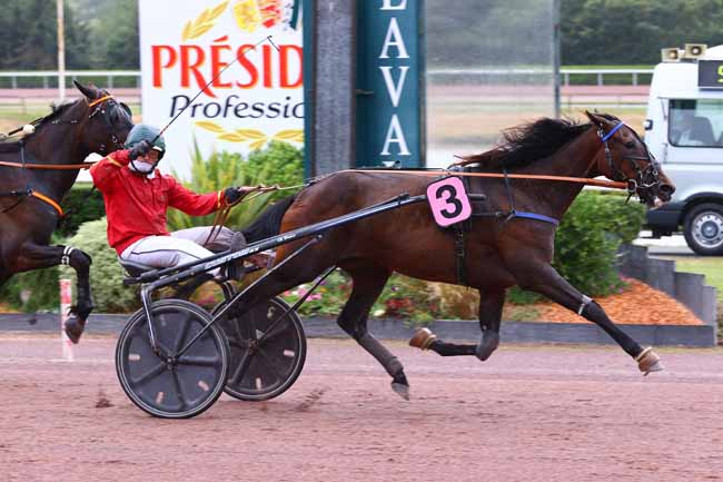 Photo d'arrivée de la course pmu PRIX PIERRE SECHE à LAVAL le Mercredi 3 juin 2026