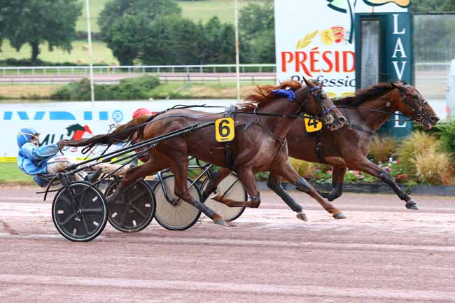 Arrivée quinté pmu PRIX BARONS GUY ET JACQUES DE MEYNARD à LAVAL