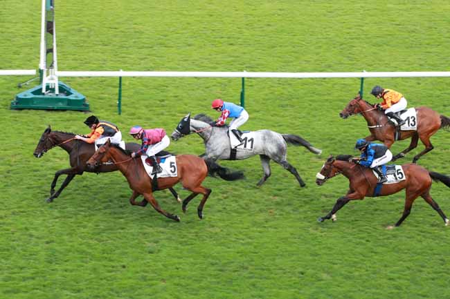 Photo d'arrivée de la course pmu PRIX DE LA VILLA HALE à LONGCHAMP le Jeudi 4 juin 2026