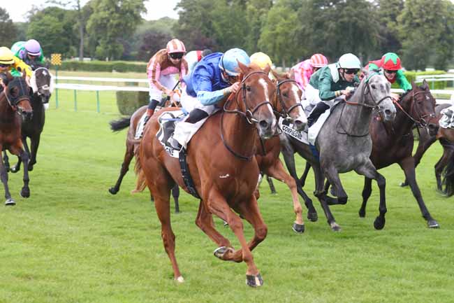 Photo d'arrivée de la course pmu PRIX DE CAISNES à COMPIEGNE le Vendredi 5 juin 2026