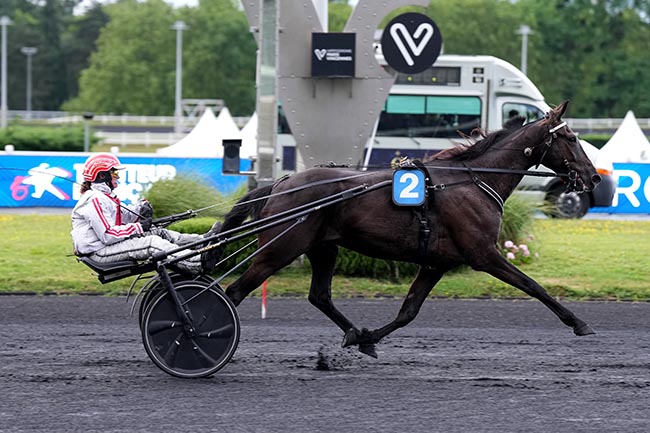 Photo d'arrivée de la course pmu PRIX ROSALIA à PARIS-VINCENNES le Mardi 9 juin 2026