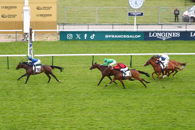 Photo d'arrivée de la course pmu PRIX DE CHAVILLE à LONGCHAMP le Jeudi 11 juin 2026