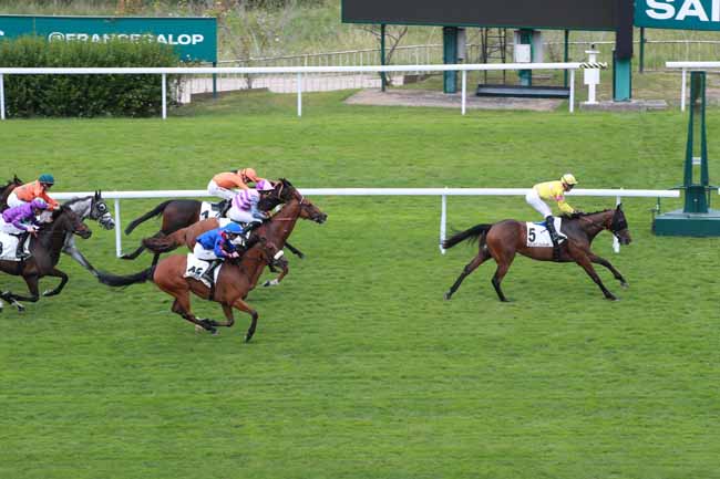 Photo d'arrivée de la course pmu PRIX DE L'ETANG DU CORRA à SAINT CLOUD le Vendredi 12 juin 2026