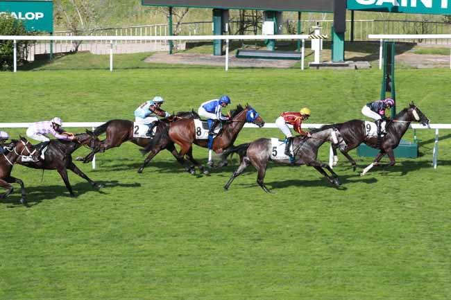 Photo d'arrivée de la course pmu PRIX DES ETANGS SAINT-QUENTIN à SAINT CLOUD le Vendredi 12 juin 2026