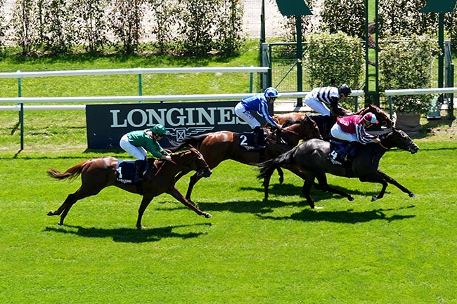 Photo d'arrivée de la course pmu PRIX DE LA REINE BLANCHE LONGINES à CHANTILLY le Dimanche 14 juin 2026